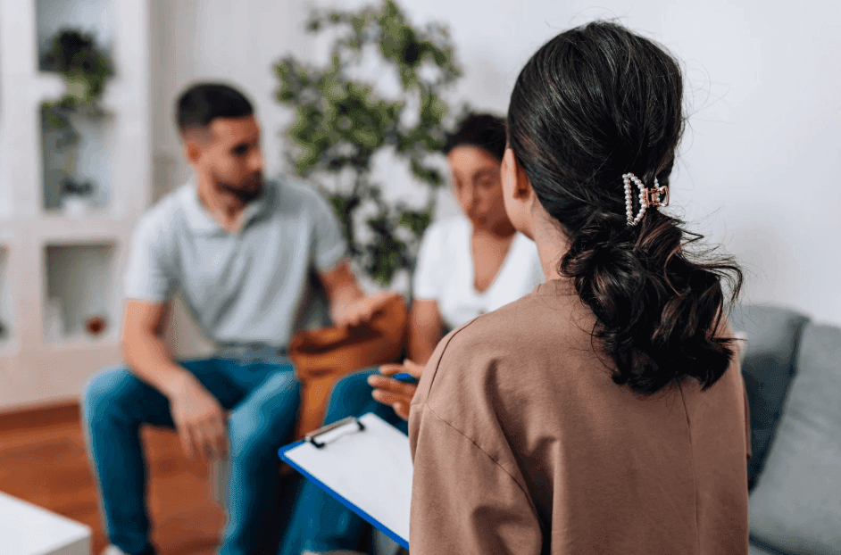 How Therapists Can Use Emotionally Focused Therapy (EFT) With Couples
